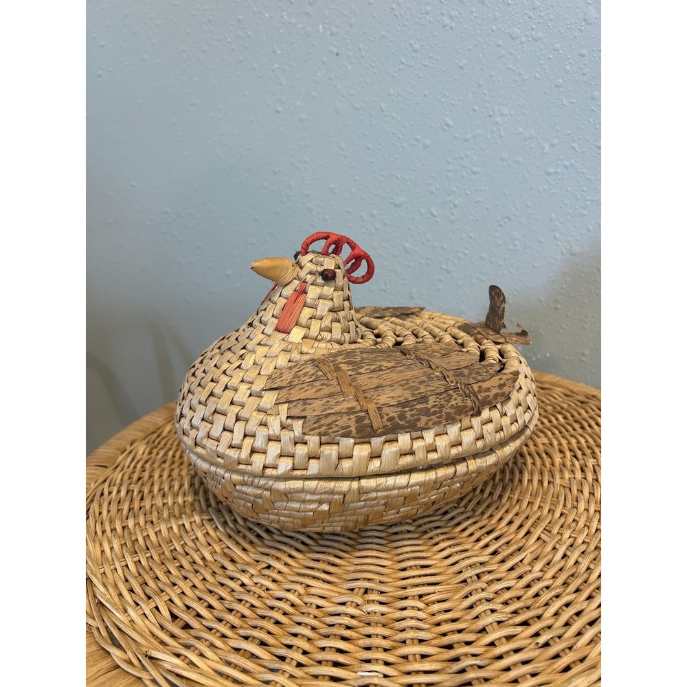 Vintage Chicken Straw Woven Lidded Basket Farmhouse Hen Decor